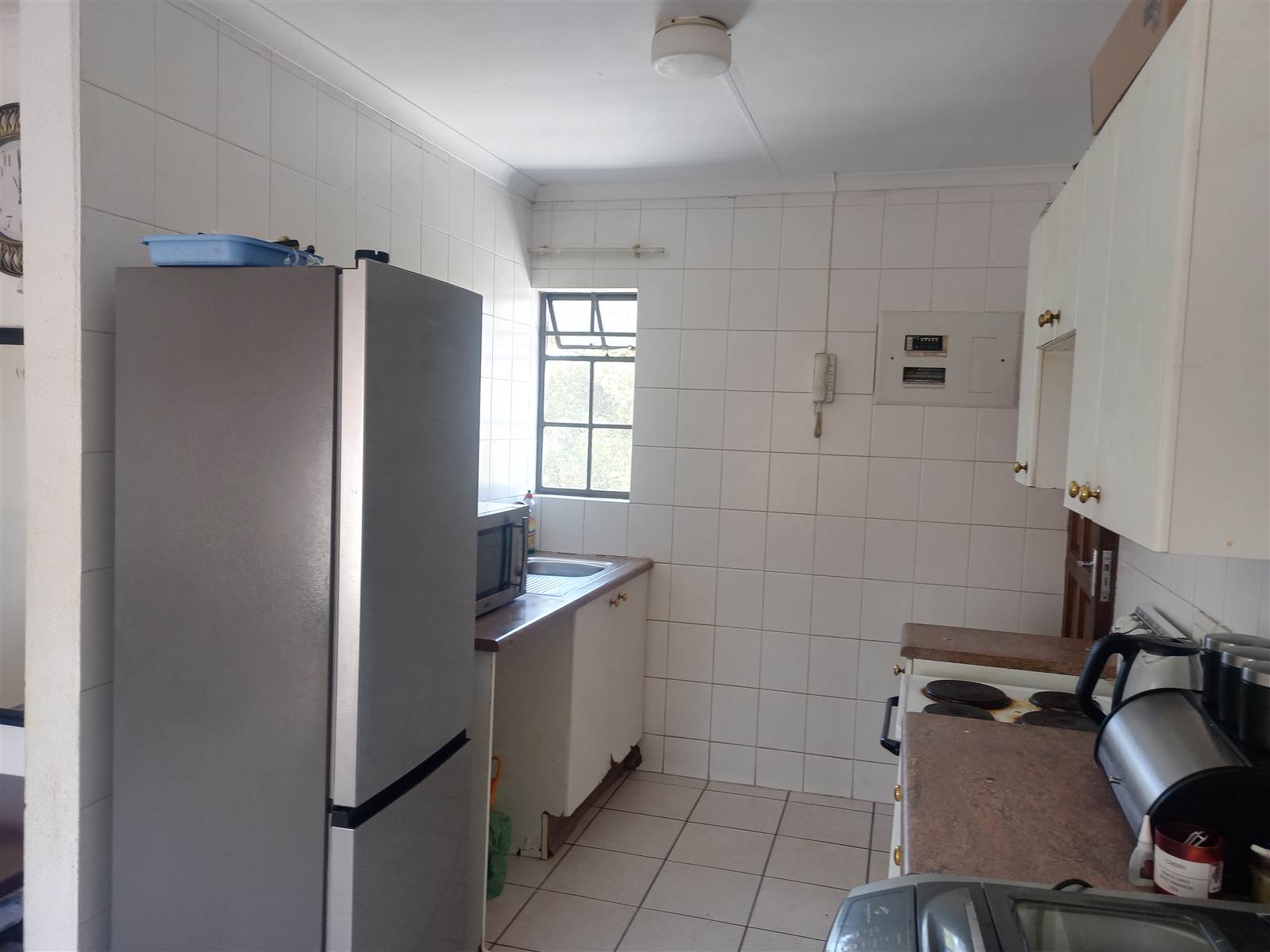 2 Bed Apartment in Roodepoort Central photo number 5