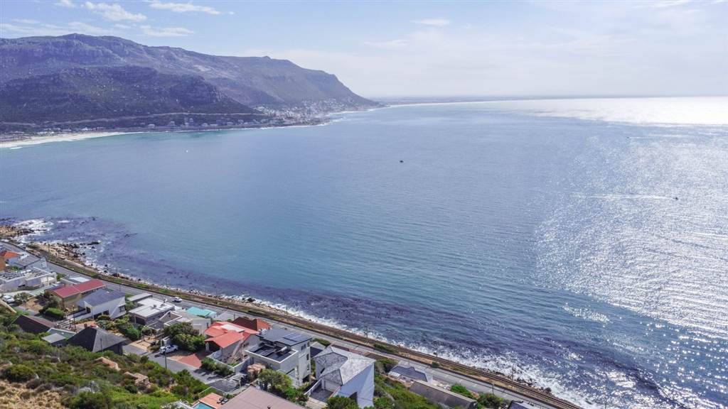 1054 m² Land available in Fish Hoek photo number 8