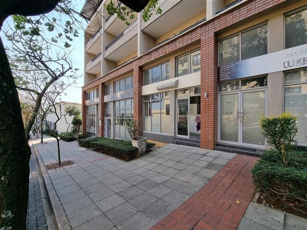 59  m² Commercial space