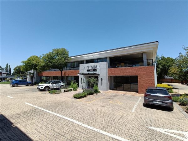 549  m² Commercial space