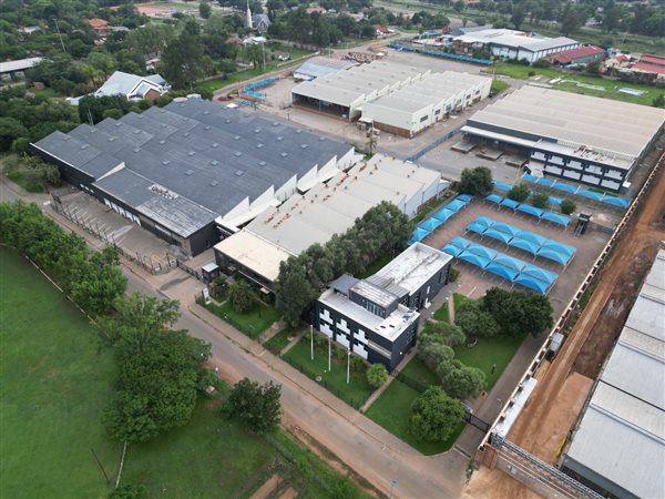 16 000  m² Industrial space