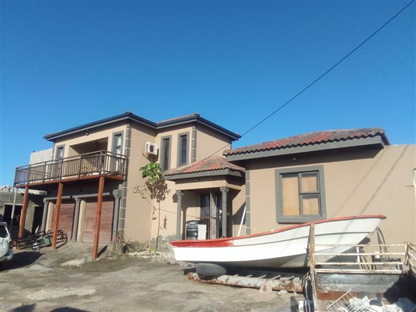 3 Bedroom House 3 Bedroom House