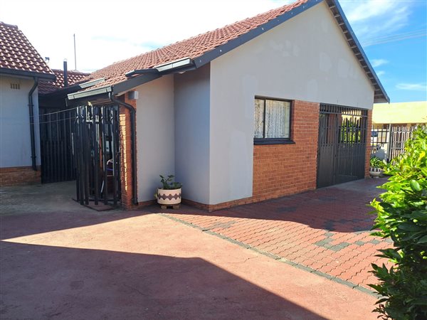 3 Bed House in Bakerton