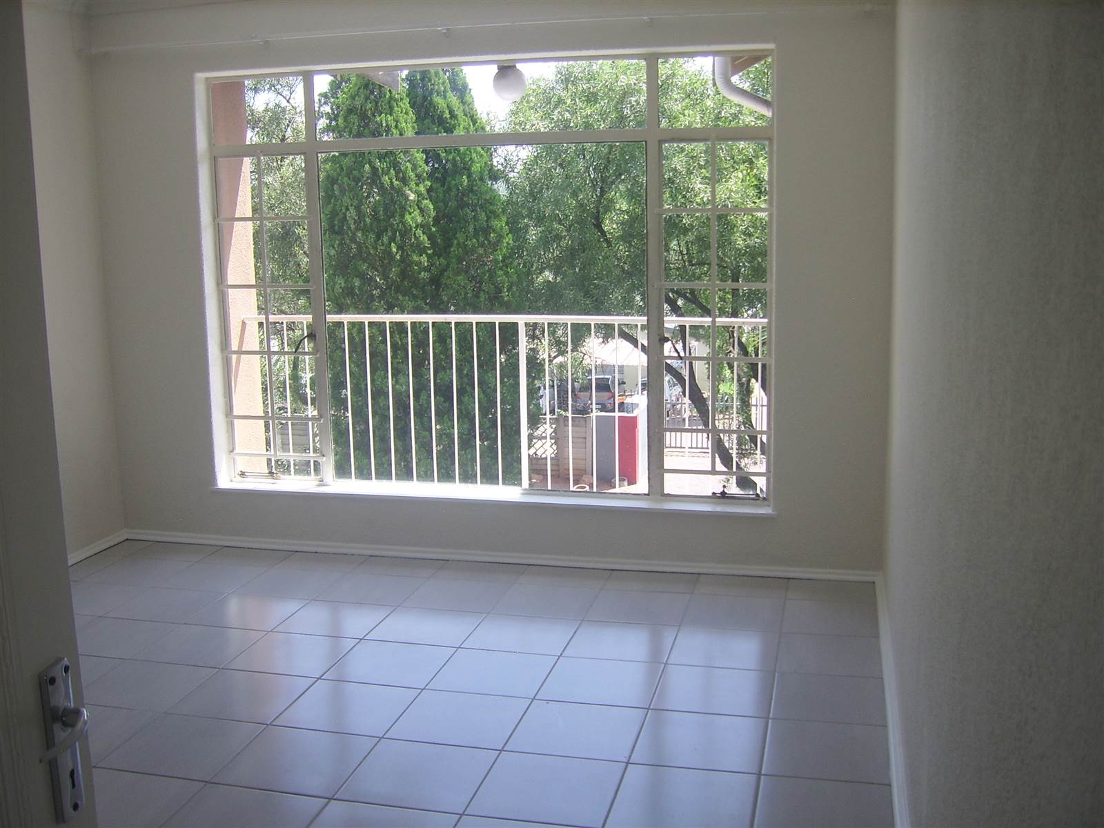 2 Bed Apartment in Florida photo number 4