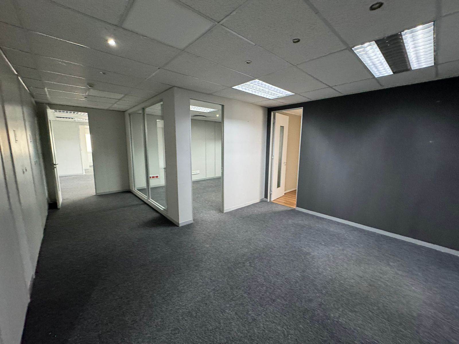 143  m² Commercial space in Sandown photo number 9