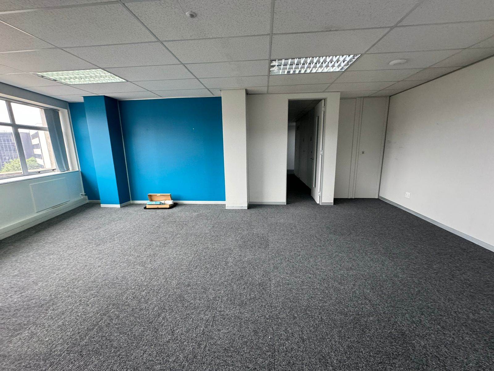 143  m² Commercial space in Sandown photo number 19