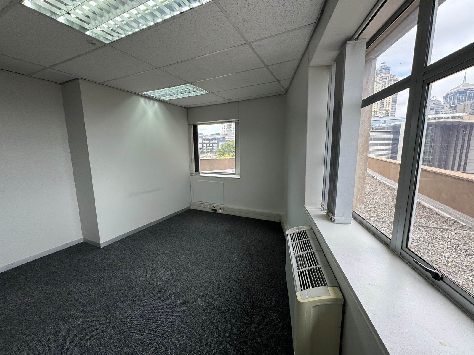 143  m² Commercial space in Sandown photo number 23