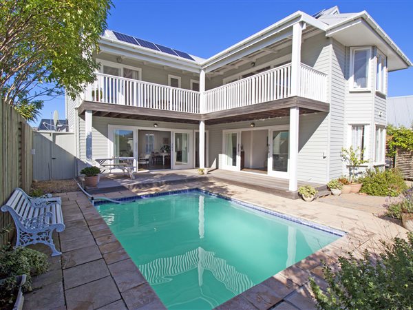 4 Bedroom House 4 Bedroom House