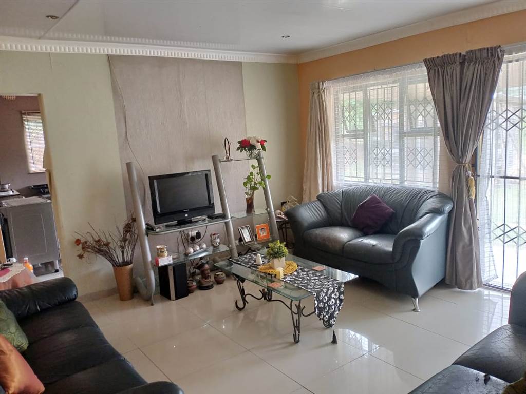 3 Bed House in Umbumbulu photo number 3