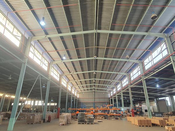 7 567  m² Industrial space