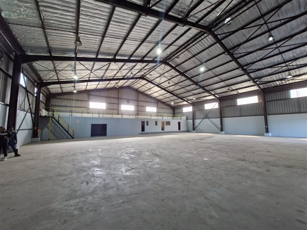 764  m² Industrial space