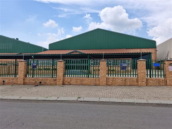 764  m² Industrial space in Klipfontein