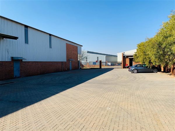 1 747  m² Industrial space