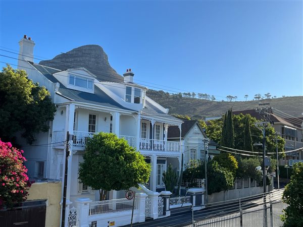 2 Bed Apartment in Tamboerskloof