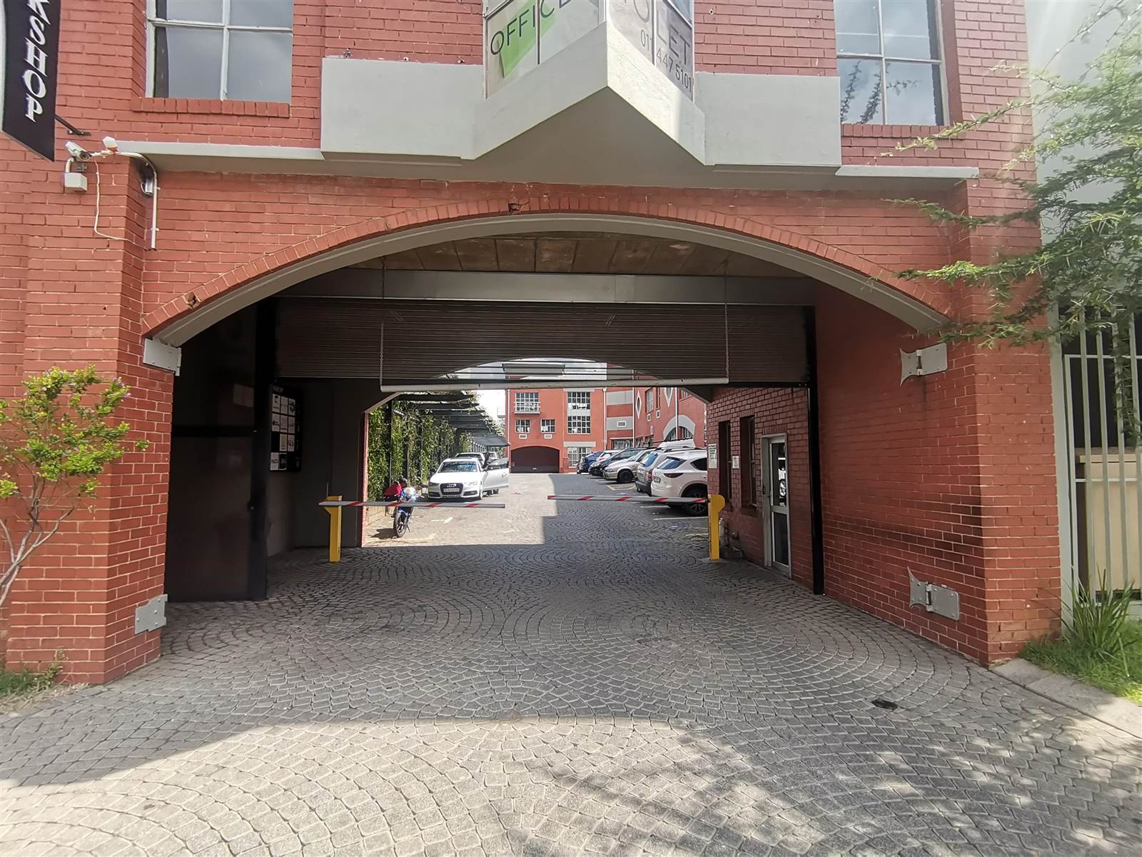 291  m² Commercial space in Parktown North photo number 1