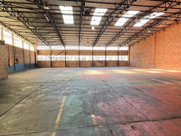1462  m² Industrial space in Park Central