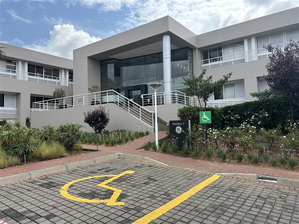 1609  m² Commercial space in Woodmead