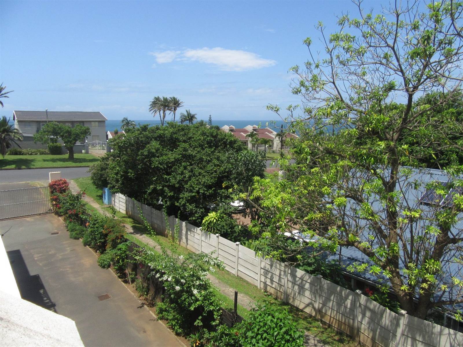 2 Bed Apartment in Scottburgh Central photo number 22