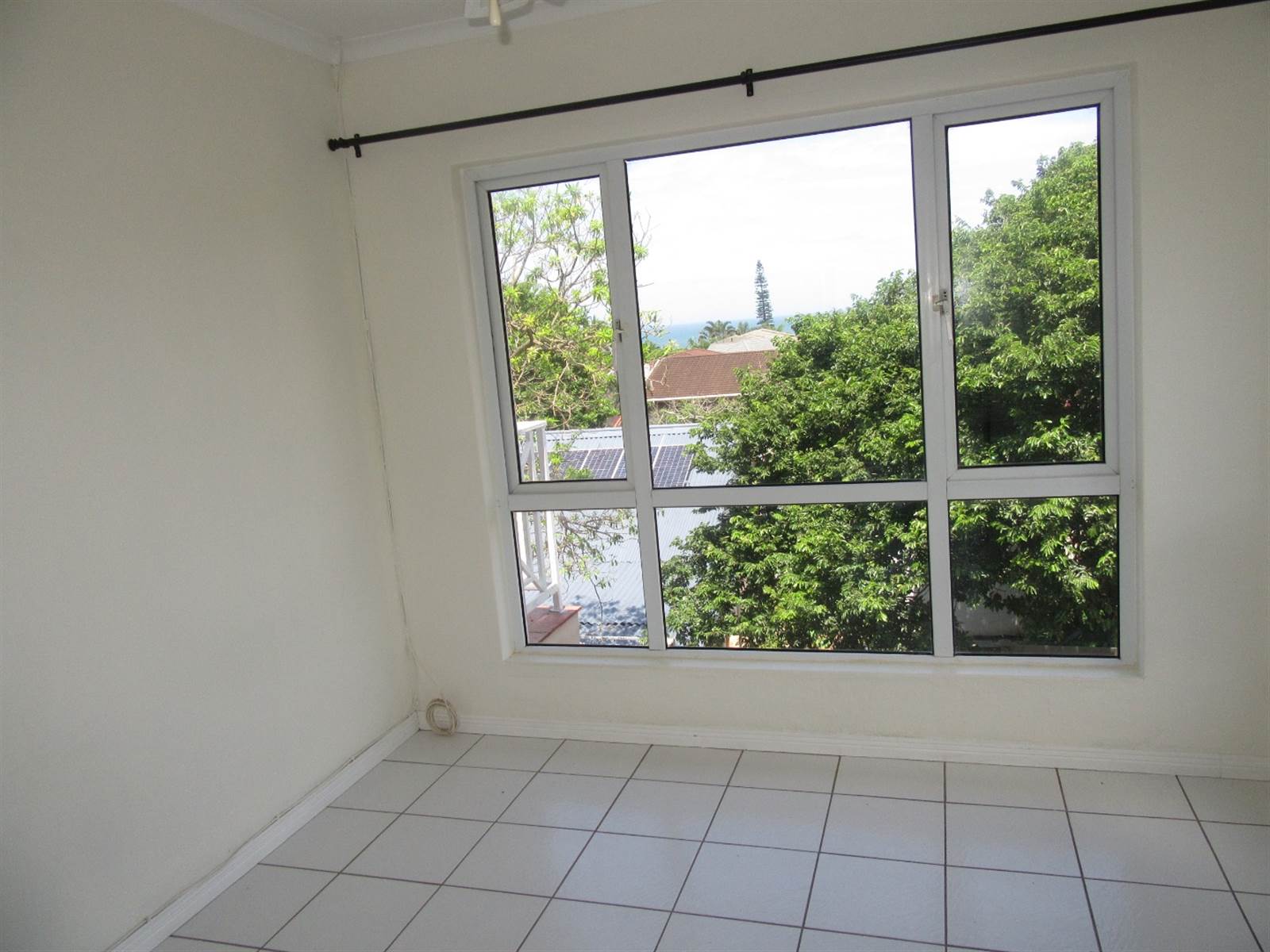 2 Bed Apartment in Scottburgh Central photo number 14