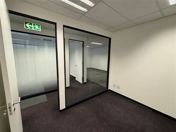 198  m² Commercial space in Illovo