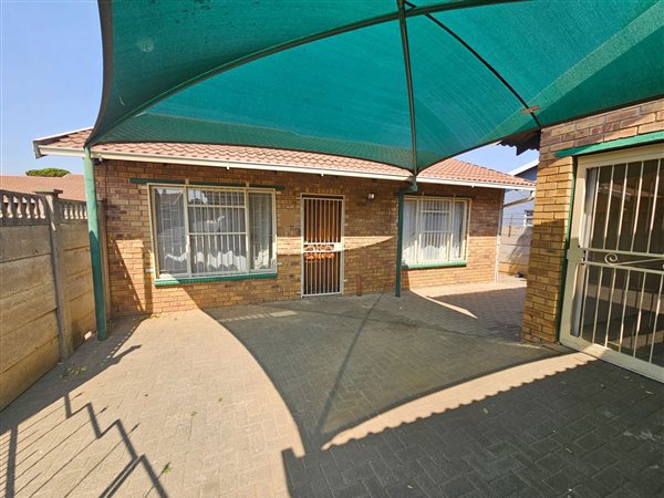2 Bedroom Townhouse 2 Bedroom Townhouse