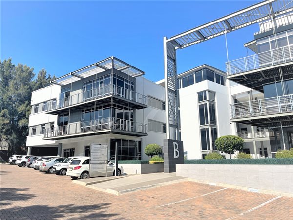 396  m² Commercial space