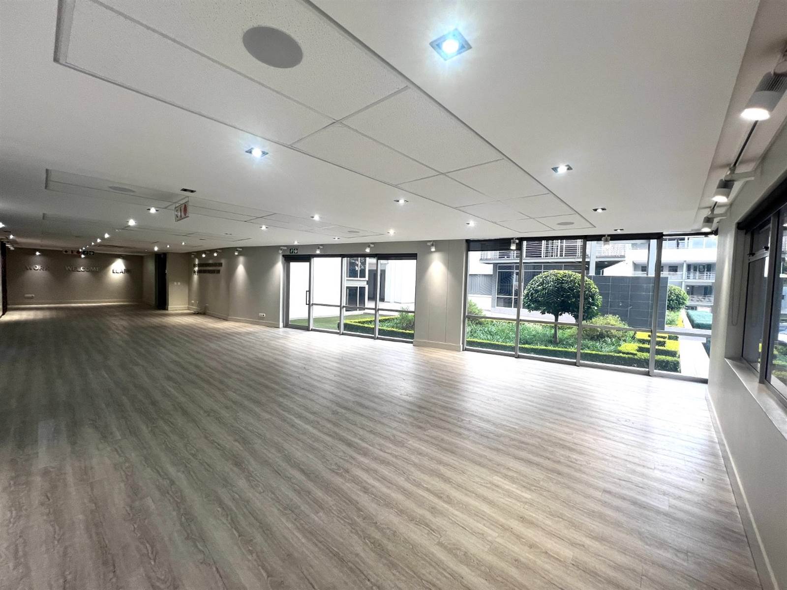 396  m² Commercial space in Bryanston photo number 14