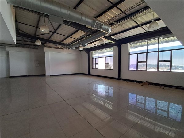 377  m² Commercial space