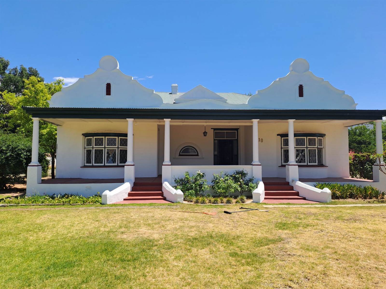 5 Bed House in Graaff Reinet photo number 1