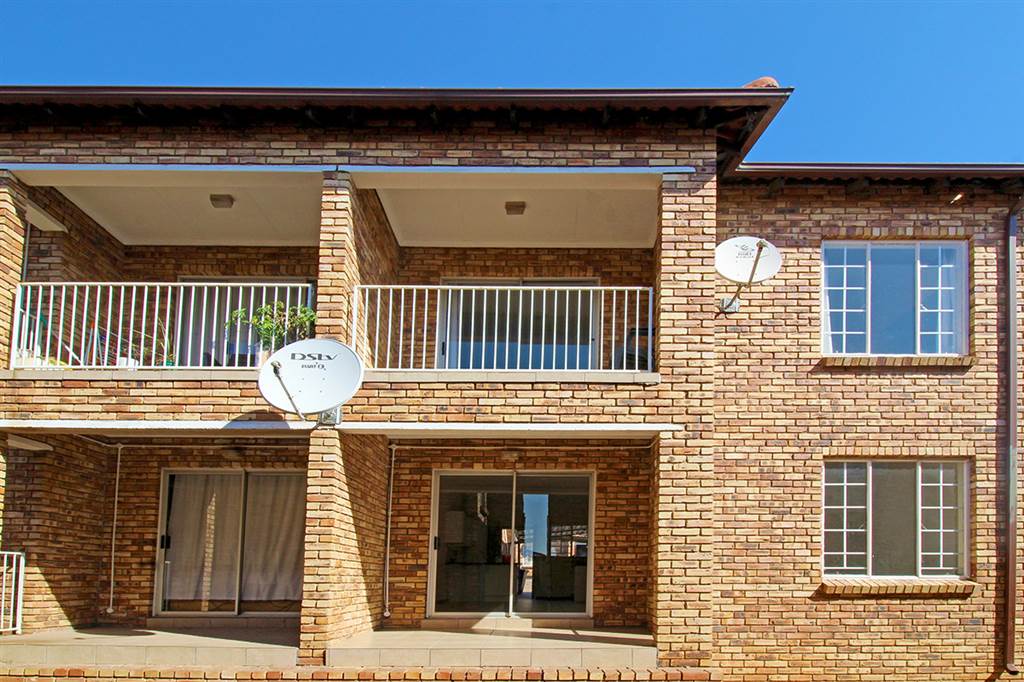 2 Bed Apartment to rent in Southcrest RR4140717 Private Property