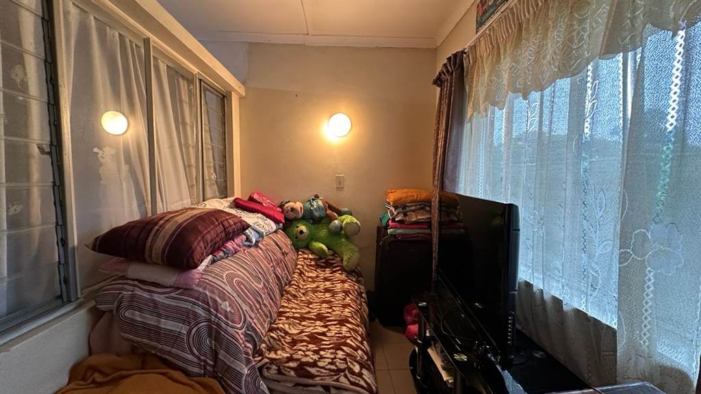 1 Bed Apartment in Pelham photo number 16