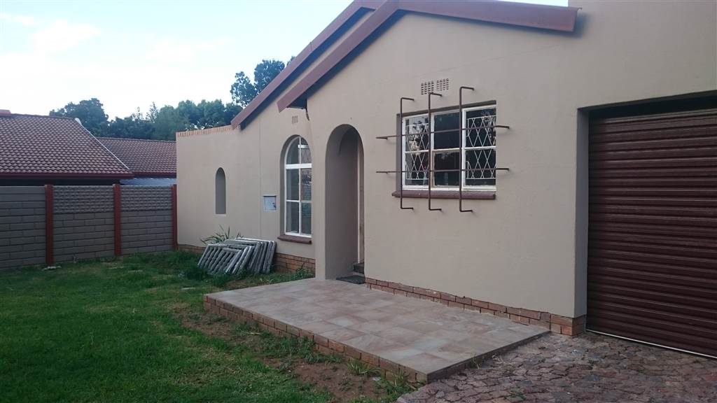 3 Bed House to rent in Norkem Park RR4193702 Private Property