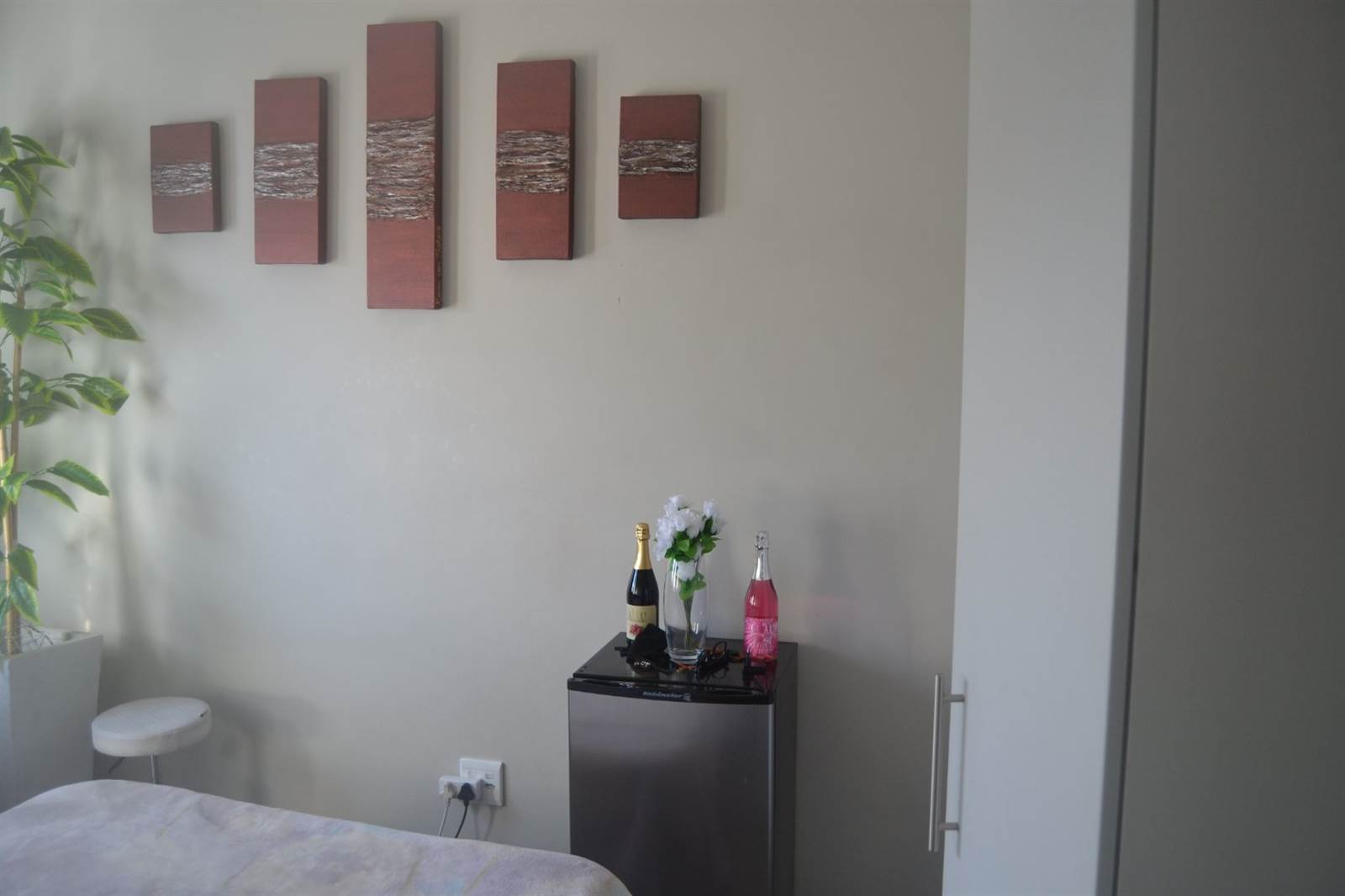 2 Bed Flat in Haasendal photo number 9
