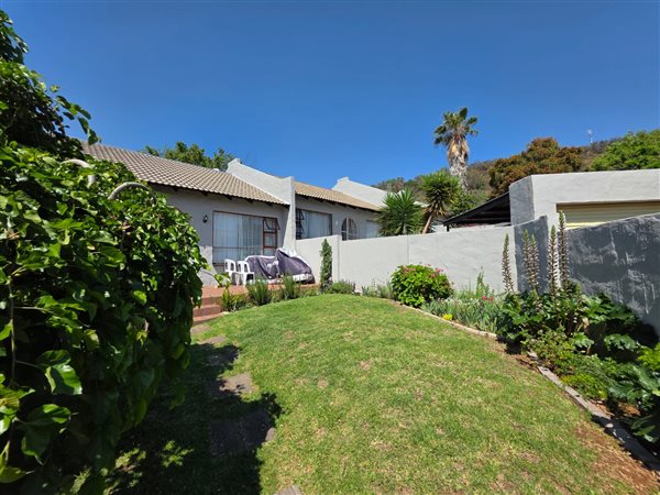 2 Bedroom Townhouse 2 Bedroom Townhouse