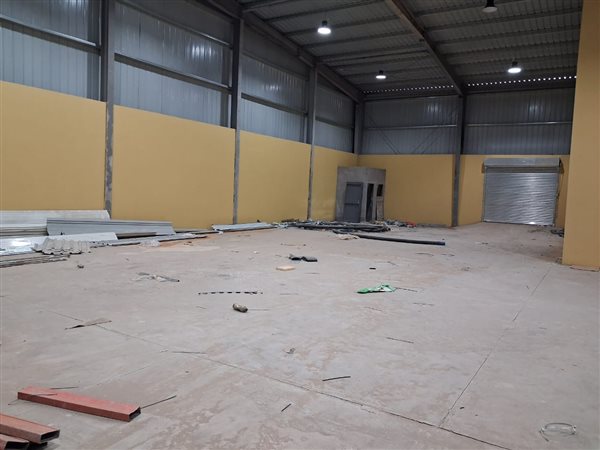 1 100 m² Commercial space 1 100 m² Commercial space
