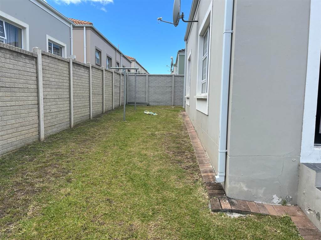 3 Bed Townhouse in Parsons Vlei photo number 21