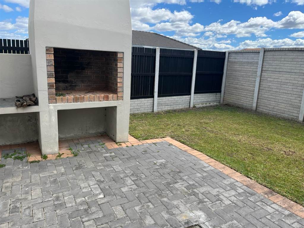3 Bed Townhouse in Parsons Vlei photo number 19