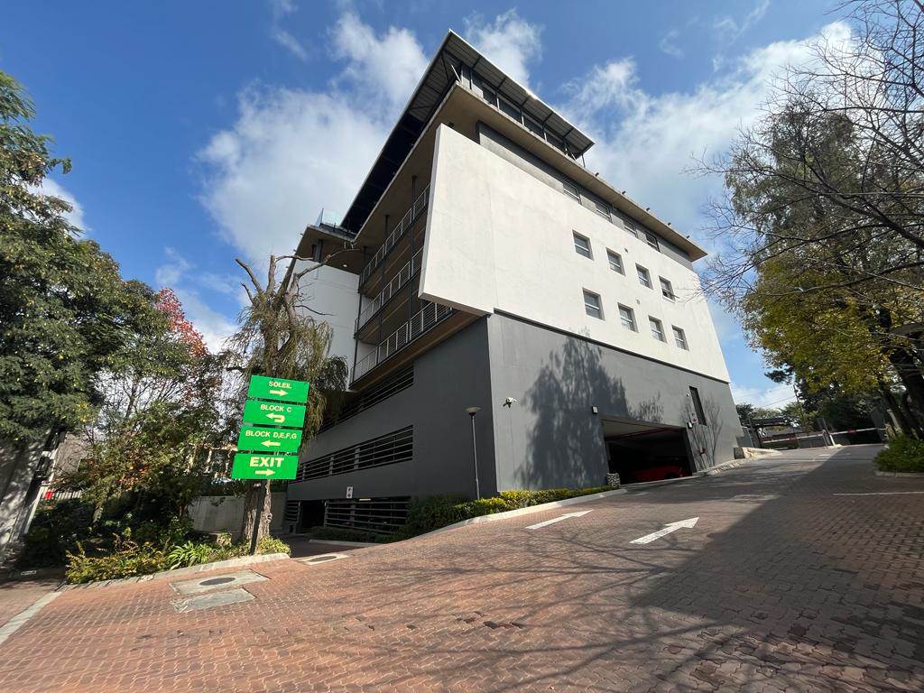 170  m² Commercial space in Bryanston photo number 2