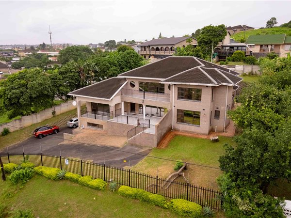 4 Bedroom House 4 Bedroom House