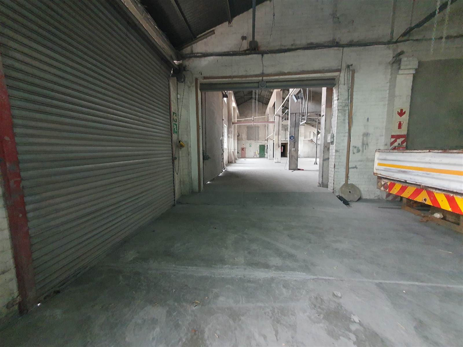 1850  m² Industrial space in Booysens Reserve photo number 15
