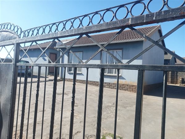 2 Bedroom House 2 Bedroom House