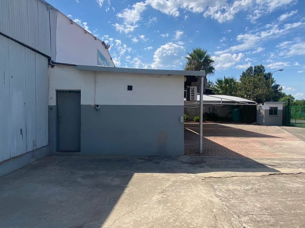 1500  m² Industrial space in Rustenburg Central photo number 4