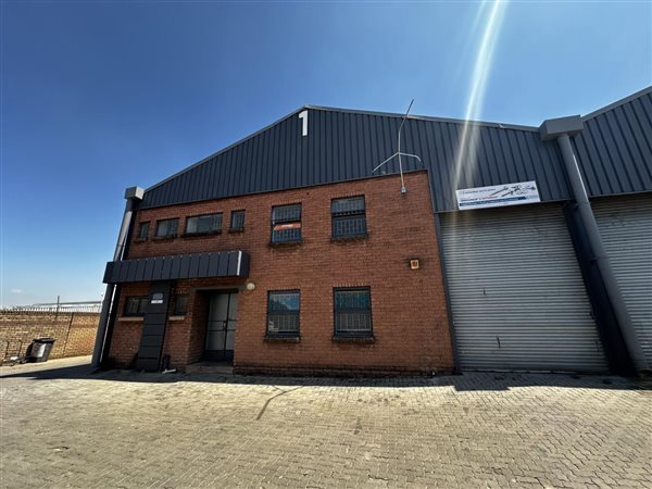 3 500  m² Industrial space