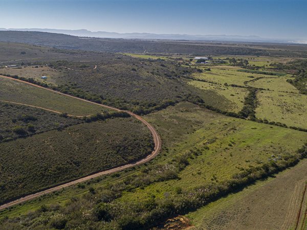 195 ha Land available in Kabeljous