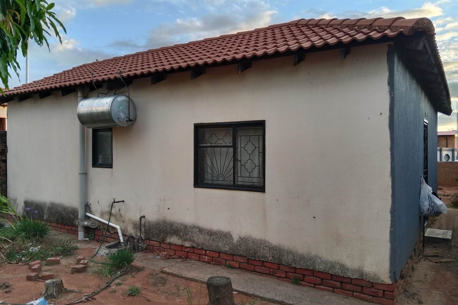 2 Bed House in Mabopane photo number 8