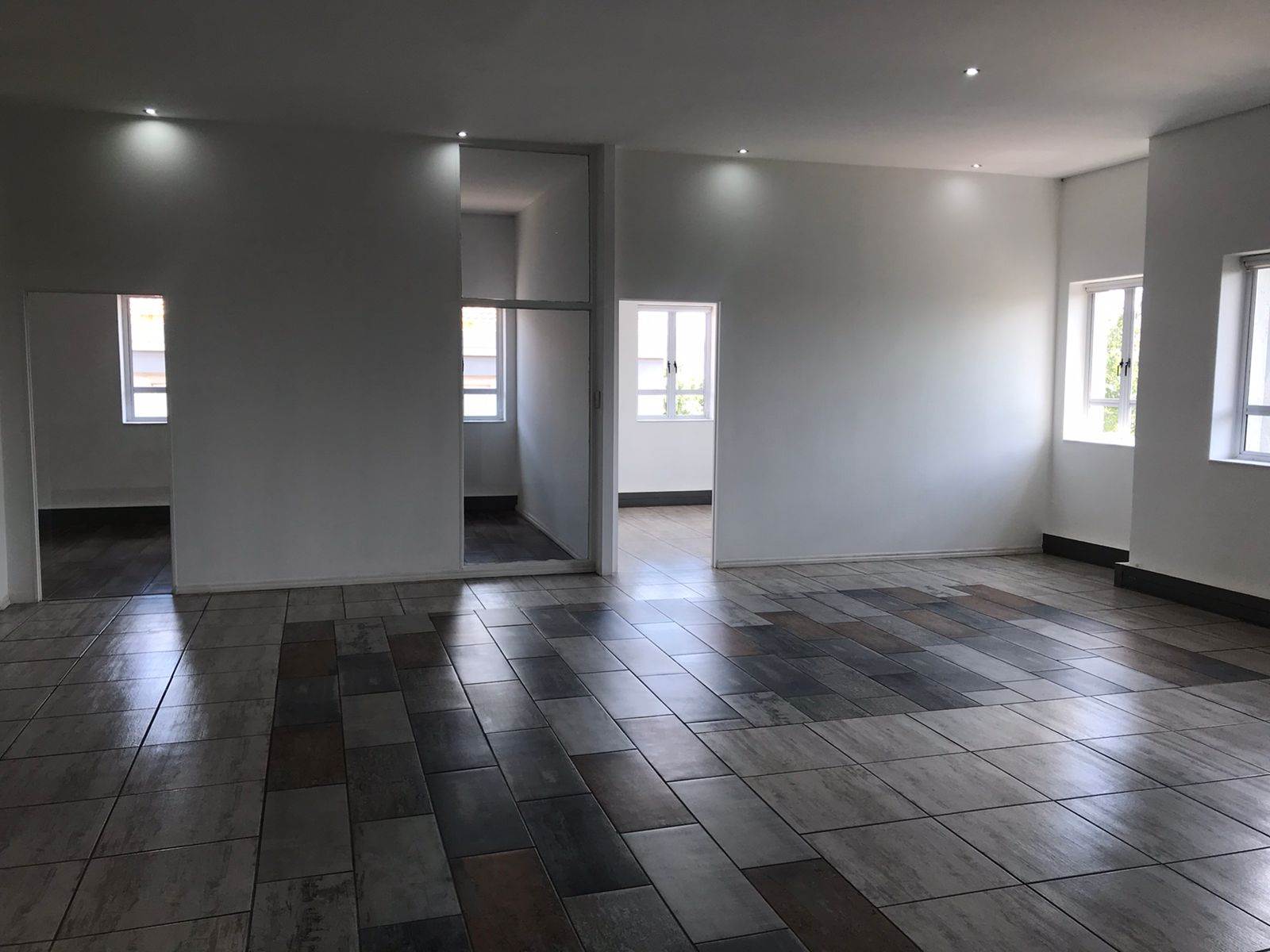 143  m² Commercial space in Bryanston photo number 3