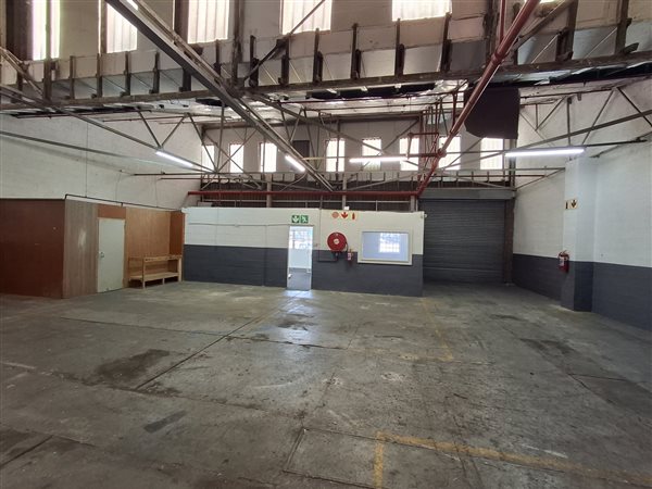 275  m² Industrial space