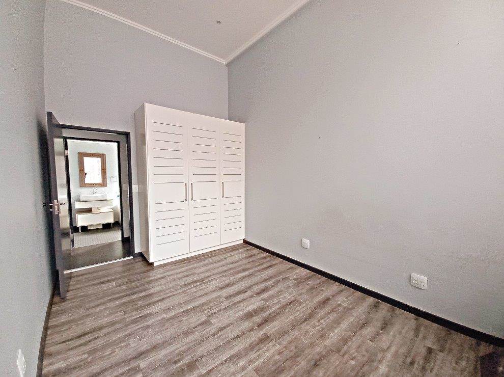 1 Bed Apartment in Braamfontein photo number 14