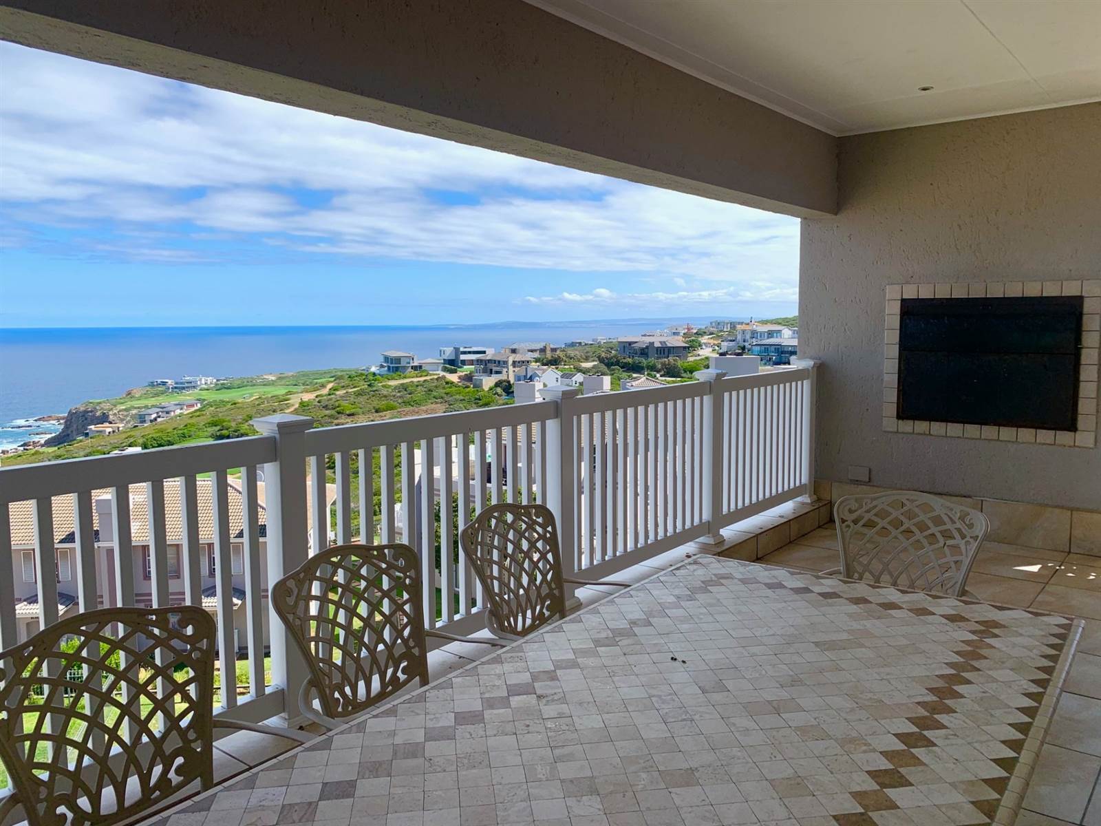 4 Bed Penthouse in Pinnacle Point Golf Estate photo number 1