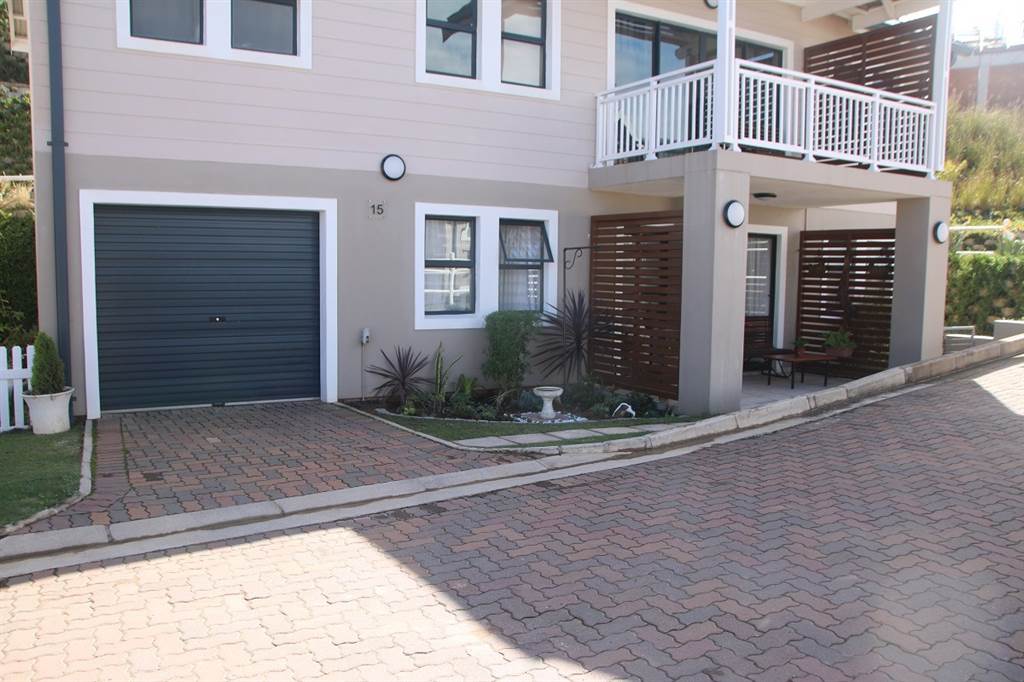 2 Bed Townhouse in Kloof photo number 2